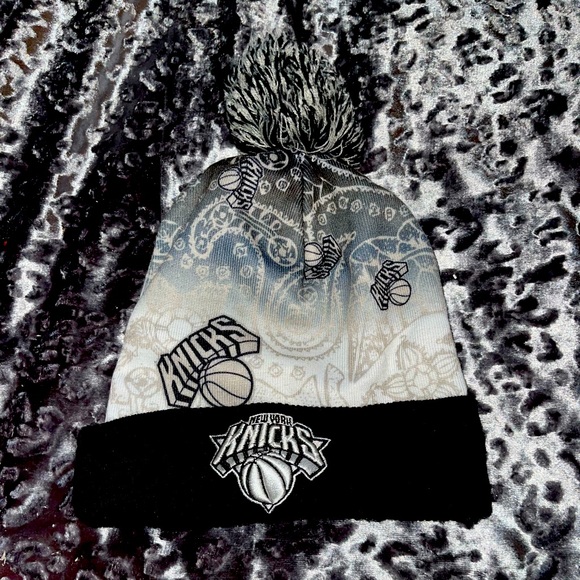 Mitchell & Ness Other - NY Knicks Beanie w/ Pom Pom